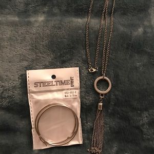 Earring and necklace set!